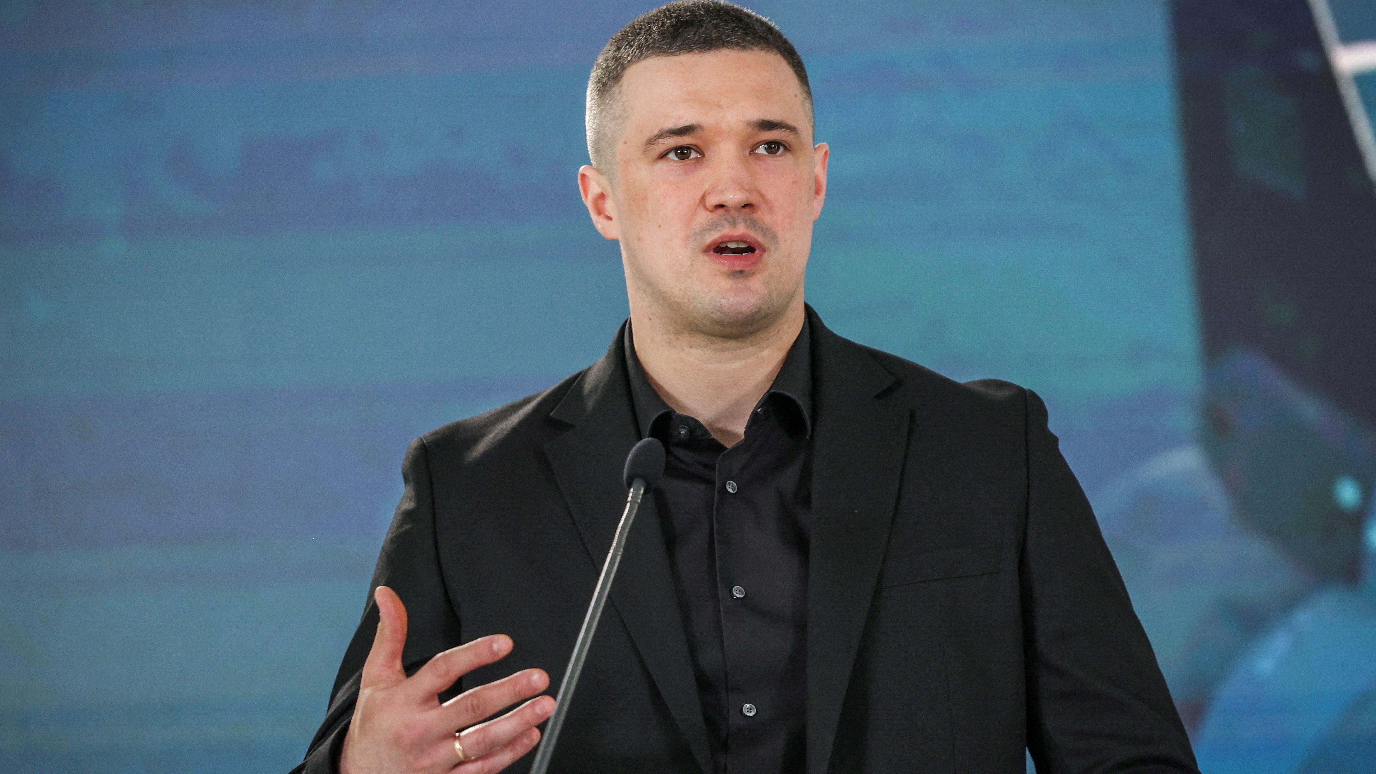 Mihailo Fedorov je nekoliko meseci bio ministar odbrane kada je iznenada smenjen odlukom predsednik Ukrajine Vladimira Zelenskog, što je izazvalo talas masovnih protesta